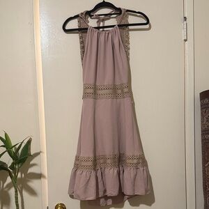 Elegant Lace Trim Sleeveless Dress